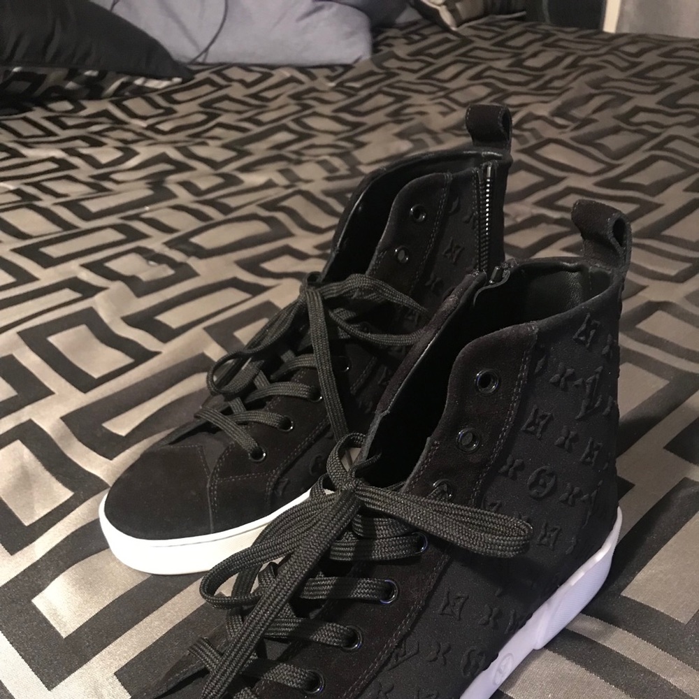 LV sneakers